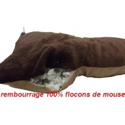 coussin moelleux  pour chiens en tissu doudou marron foncé avec une bande écru