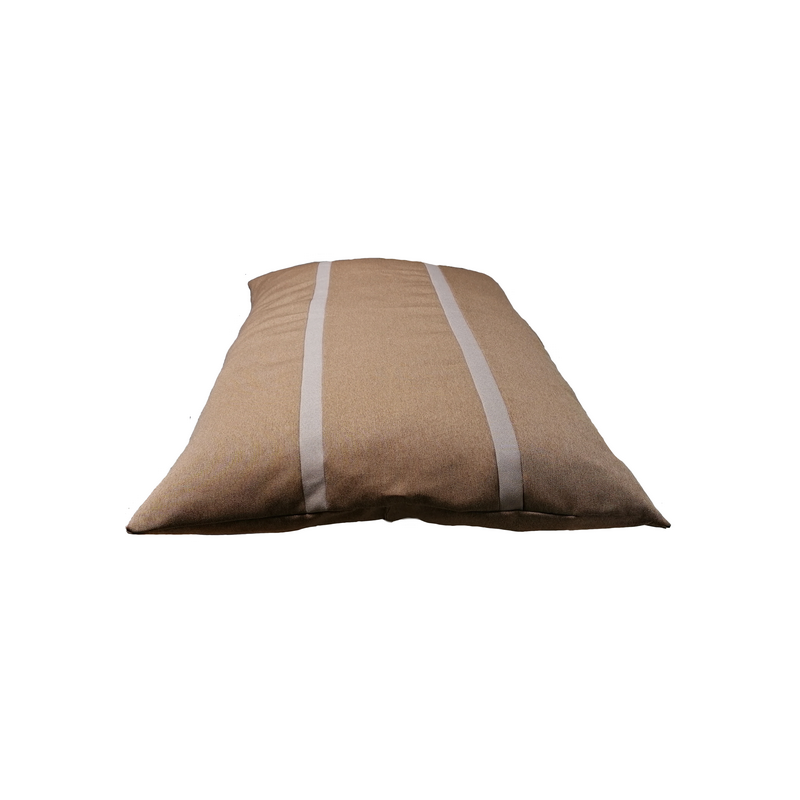 matelas lavable en machine pour chiens moyen en tissu marron orangé avec des rayures marron claires