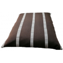 matelas bien-être fait main pour grand chien en tissu marron foncé avec des rayures écru design