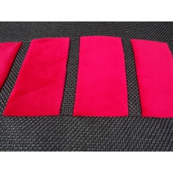 •  Coussin pour Chat Ultra Doux – Lit Confortable et  réalisé en tissu rouge avec des rayures noires