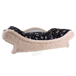 lit spacieux pour chien et chat ,l'armature en bois recouvert de tissu beige clair et d'un coussin noir