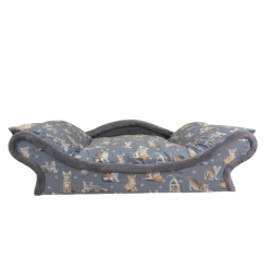 corbeille au confort d'un canapé pour chats réalisé en tissu gris avec des impressions de chats confortable comme un fauteuil