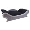 Un canapé gris pour chien avec un coussin noir confortable et élégant,
