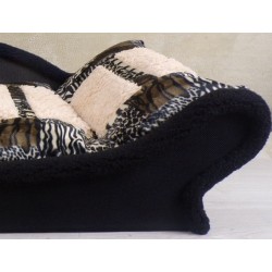 Canapé -fauteuil noir pour chien et chat en tissu bouclé beige clair avec un coussin  écru