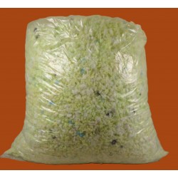 Mousse pour le canapé pour chien gris avec un coussin patchwork animalier