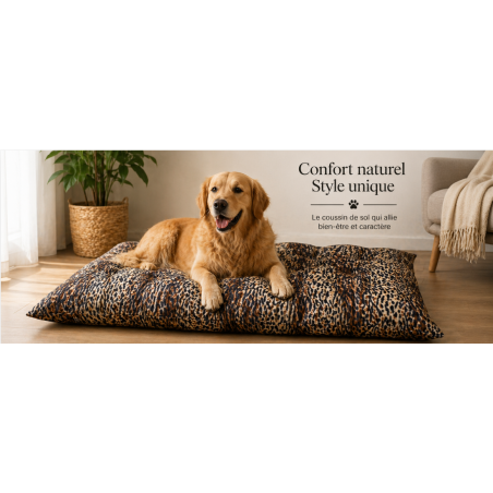 Avec son imprimé léopard raffiné, ce coussin pour chien  devient un véritable élément décoratif.